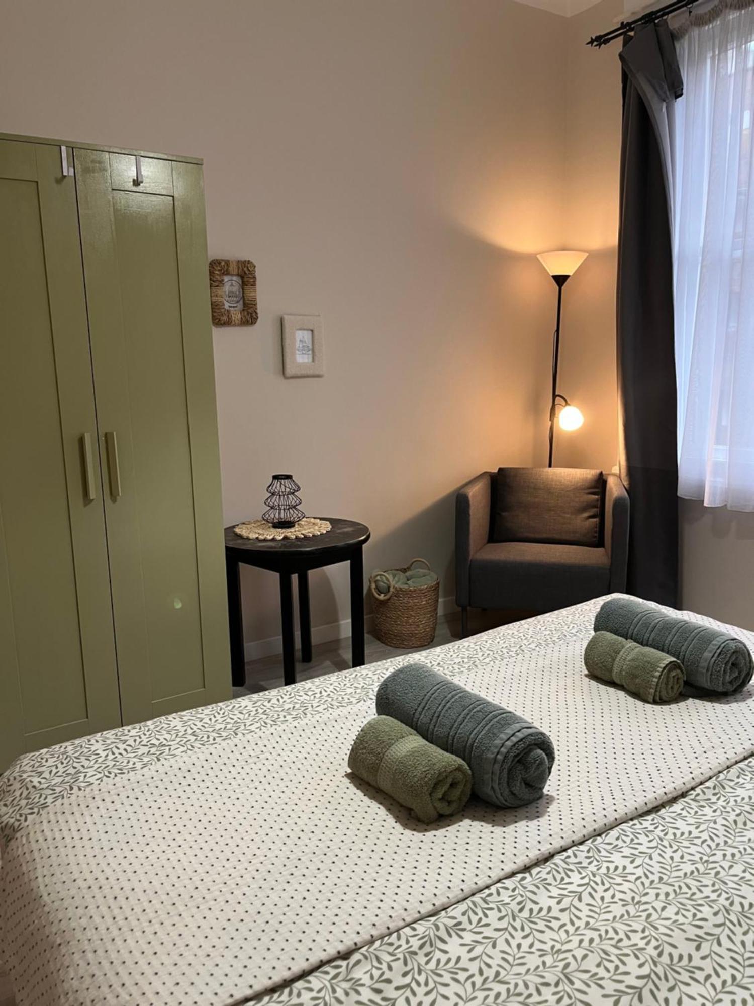 Larix Apartman Budapeste Exterior foto